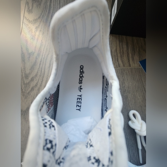 ADIDAS YEEZY BOOST 350 V2 - Picture 5 of 8